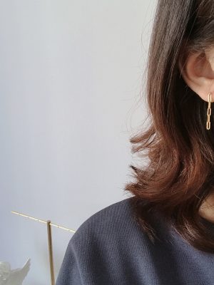 Japanese and Korean S925 Sterling Silver Plated 14K Gold Asymmetric Chain Earrings Women's Personality Face Skinny Elegant Earrings Women's Ouni Na