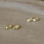 color: olive green silver white pair