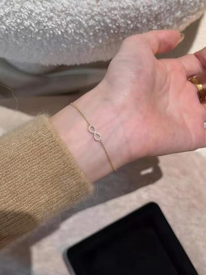 S925 Sterling Silver Plated 18K Gold 8-shaped Full Diamond Bracelet Women's Exquisite Fashion All-match Side Chain for Girlfriends