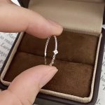 color: white gold / size: US Code 5