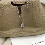 color: white gold