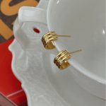 color: 18K Gold