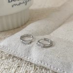 color: white gold