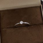 color: white gold / size: US Code 5