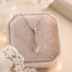 color: white gold