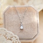 color: white gold