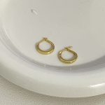 color: 18K Gold