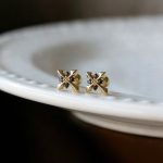 color: 18K gold pair (with plug)