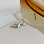 color: white gold