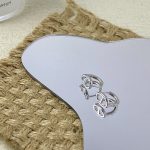 color: white gold
