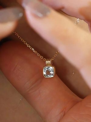 S925 Sterling Silver Plated 18K Sugar Sapphire Necklace Women's Design High-grade Light Luxury Fashion All-match Collarbone