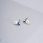 color: white gold