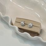color: white gold