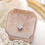 color: White gold sugar necklace