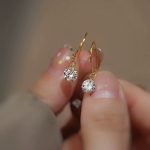 S925 Sterling Silver Plated 14K Gold Classic Simple Naked Diamond Earrings Exquisite Design Single Diamond Earrings Ouni Na