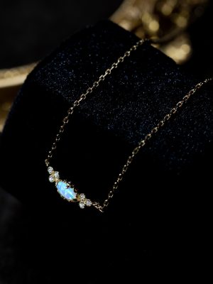 Japanese Retro S925 Sterling Silver Magic Color Opal Stone Necklace Women's Exquisite Light Luxury High-grade Personality All-match Clavicle Chain