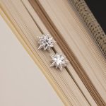 color: white gold