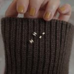 color: Large H gold pair with drill (including earplugs)