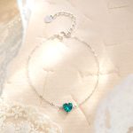 color: Bracelet / Style: white gold