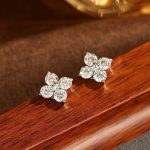 color: white gold