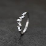 color: white gold / size: Inner diameter 17mm