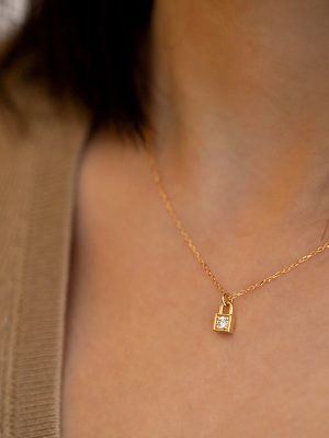 S925 Sterling Silver Plated 14K Gold Diamond Small Lock Necklace Women's Design Simple Fashion All-match Clavicle Chain Ouni Na