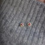 color: 18K gold pair (with earplugs)