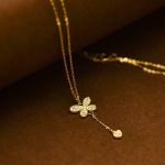 color: 18K Gold