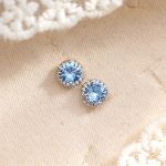 color: white gold