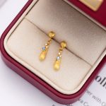 color: brushed drop stud earrings [gold]]