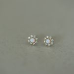 color: 14K gold pair (with earplugs)