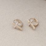 color: 18K Gold
