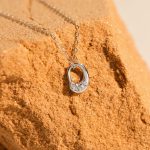 color: white gold