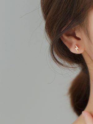 S925 Sterling Silver Flash Diamond All-Match Mini Small Lightning Ear Nail Ear Bone Nail Exquisite Small Lightning Ear Nail Women's Ins