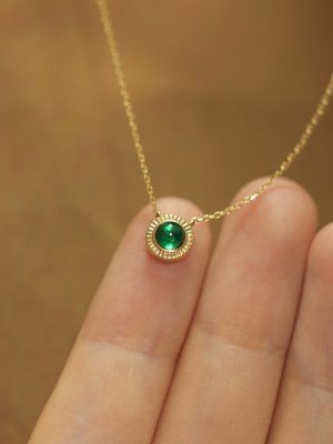 Designer S925 Sterling Silver Plated 14K Gold Round Emerald Necklace Light Luxury Personalized All-match Pendant Clavicle Chain Ouni Na