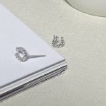 color: white gold