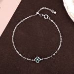 color: Four-leaf clover bracelet-green diamond / Style: white gold