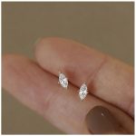 color: White stone +14K gold pair (including earplugs)