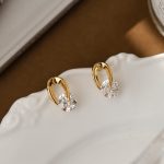 color: 18K gold pair (with earplugs)