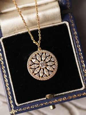 Sunny Light S925 Sterling Silver Japanese and Korean Style Light Luxury Design Retro Necklace Pendant Women's Collarbone Chain Elegant Palace HME
