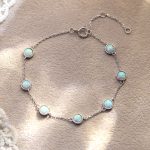 color: white gold