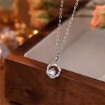 color: white gold