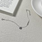 color: white gold