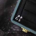 color: white gold