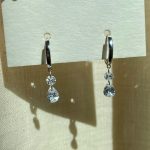 color: White gold pair
