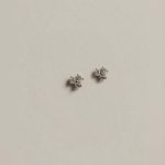 Beware machine ~ S925 sterling silver plated 18K gold zircon mini three-petal ear nail ear bone nail minimalist overlapping earrings