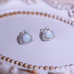 color: white gold