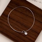 color: white gold