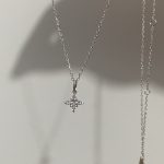 color: white gold