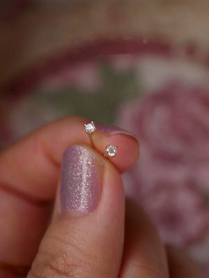 S925 Sterling Silver Plated 14K Gold Square Diamond Earrings Female Exquisite Shiny Zircon Base Versatile Earrings Ouni Na